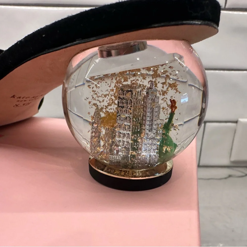 Kate Spade Black “ Polished” Heels with NYC city scene! New in box! - Picture 4 of 6